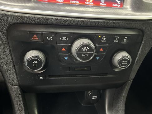 Used 2013 Dodge Charger SXT Plus image 18