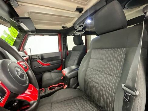 Used 2011 Jeep Wrangler Unlimited Sport image 6