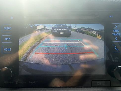 Used 2017 Toyota Sienna XLE w/ XLE Navigation Package FWD image 25