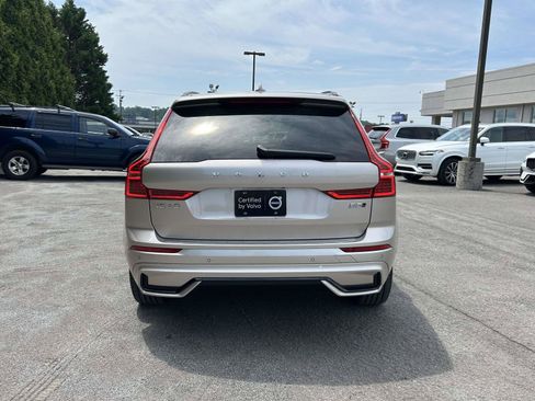 Certified 2025 Volvo XC60 B5 Plus AWD/4WD image 4
