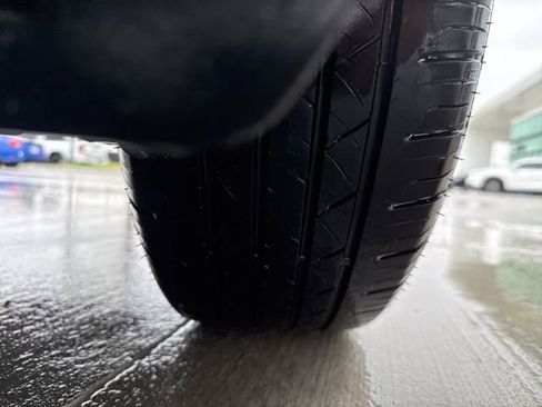 Used 2020 Nissan Versa S image 6