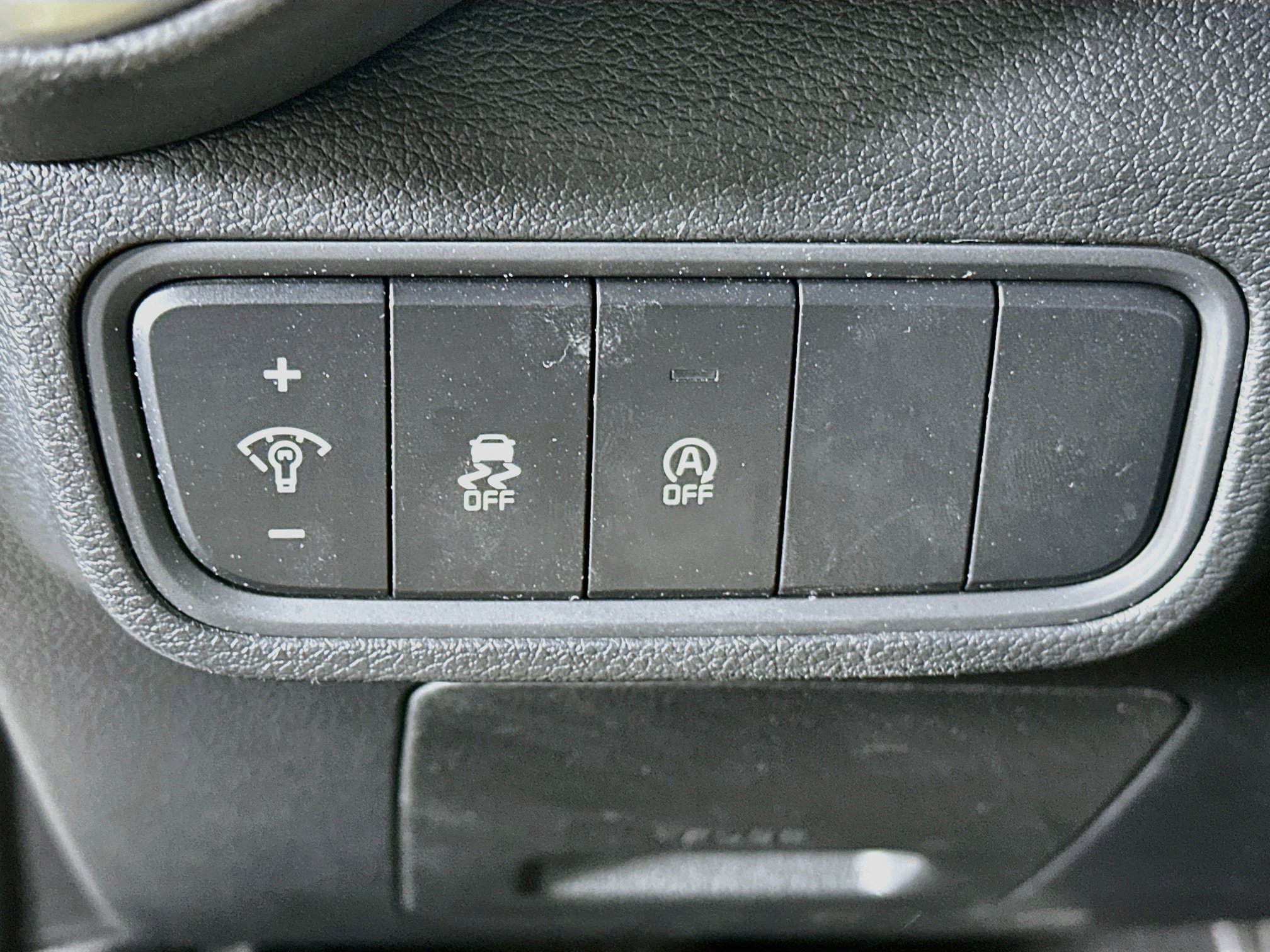 Used 2025 Kia Soul LX w/ LX Technology Package FWD image 16