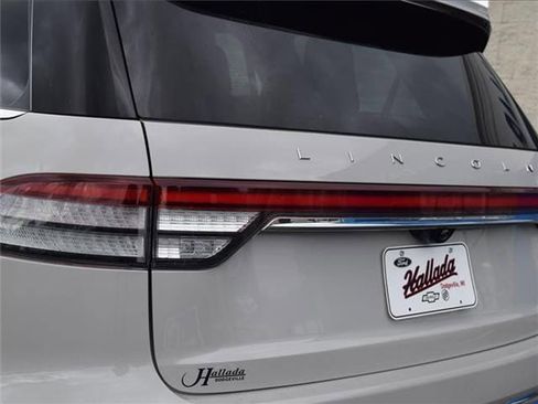 Used 2023 Lincoln Aviator Reserve image 49