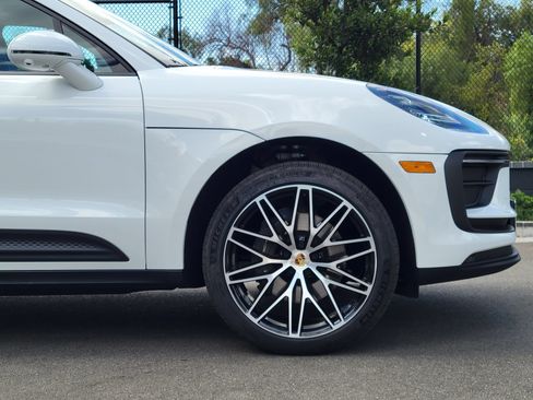 Used 2026 Porsche Macan AWD/4WD image 11