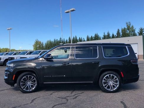 Used 2023 Jeep Grand Wagoneer Series II image 30