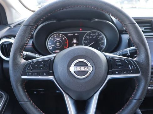 Used 2025 Nissan Versa SR w/ Trunk Package image 18