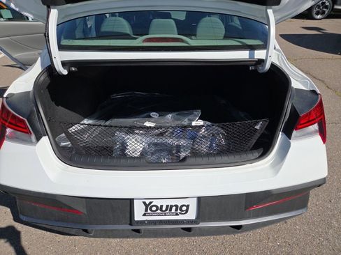 Used 2025 Hyundai Elantra SEL FWD image 24