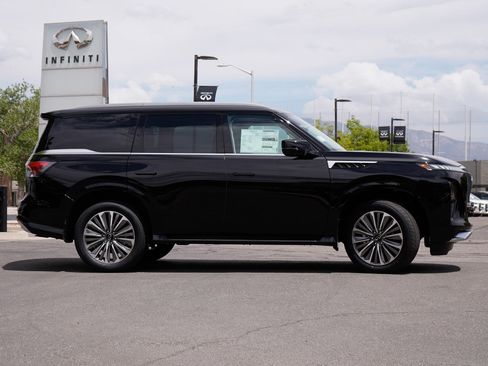 Used 2026 INFINITI QX80 Luxe w/ Cargo Package AWD/4WD image 3