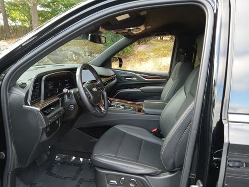 Used 2021 Cadillac Escalade ESV Luxury image 9