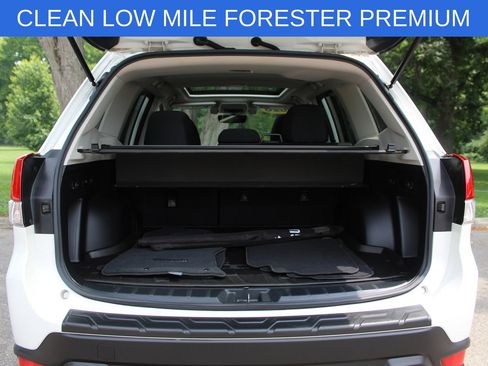 Used 2020 Subaru Forester Premium AWD/4WD image 25