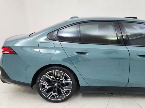 Used 2024 BMW 530i image 7