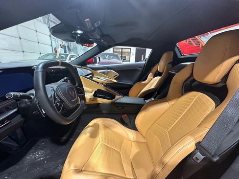 Used 2025 Chevrolet Corvette Stingray Preferred Conv image 17