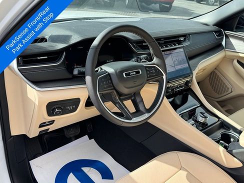 New 2025 Jeep Grand Cherokee Limited w/ Luxury Tech Group II image 18