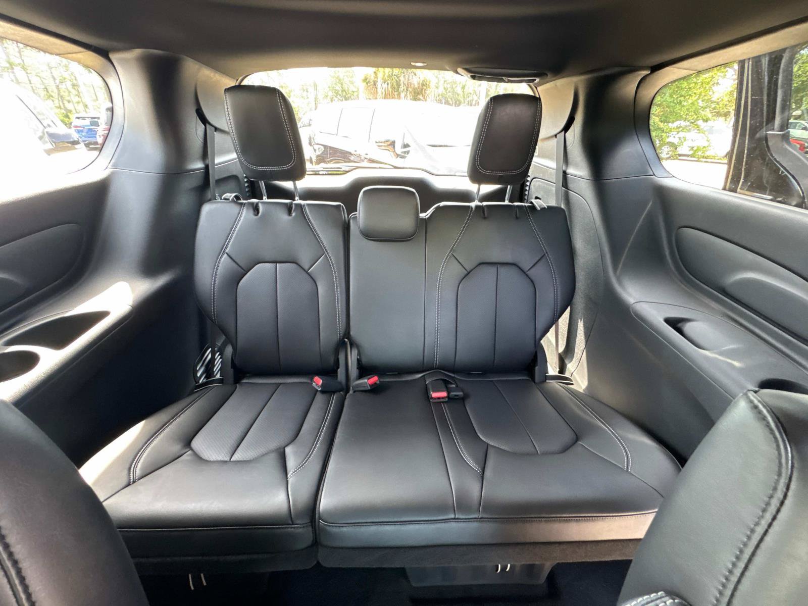 New 2025 Chrysler Pacifica Select FWD image 13