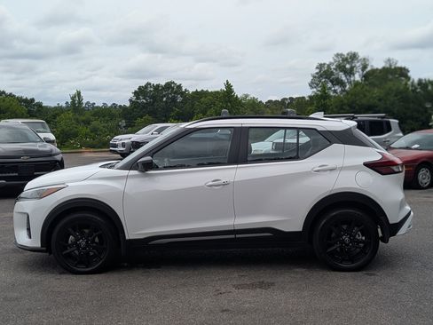 Used 2024 Nissan Kicks SR w/ SR Premium Package FWD image 6