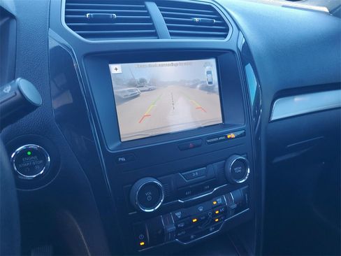 Used 2019 Ford Explorer XLT w/ Equipment Group 202A image 29