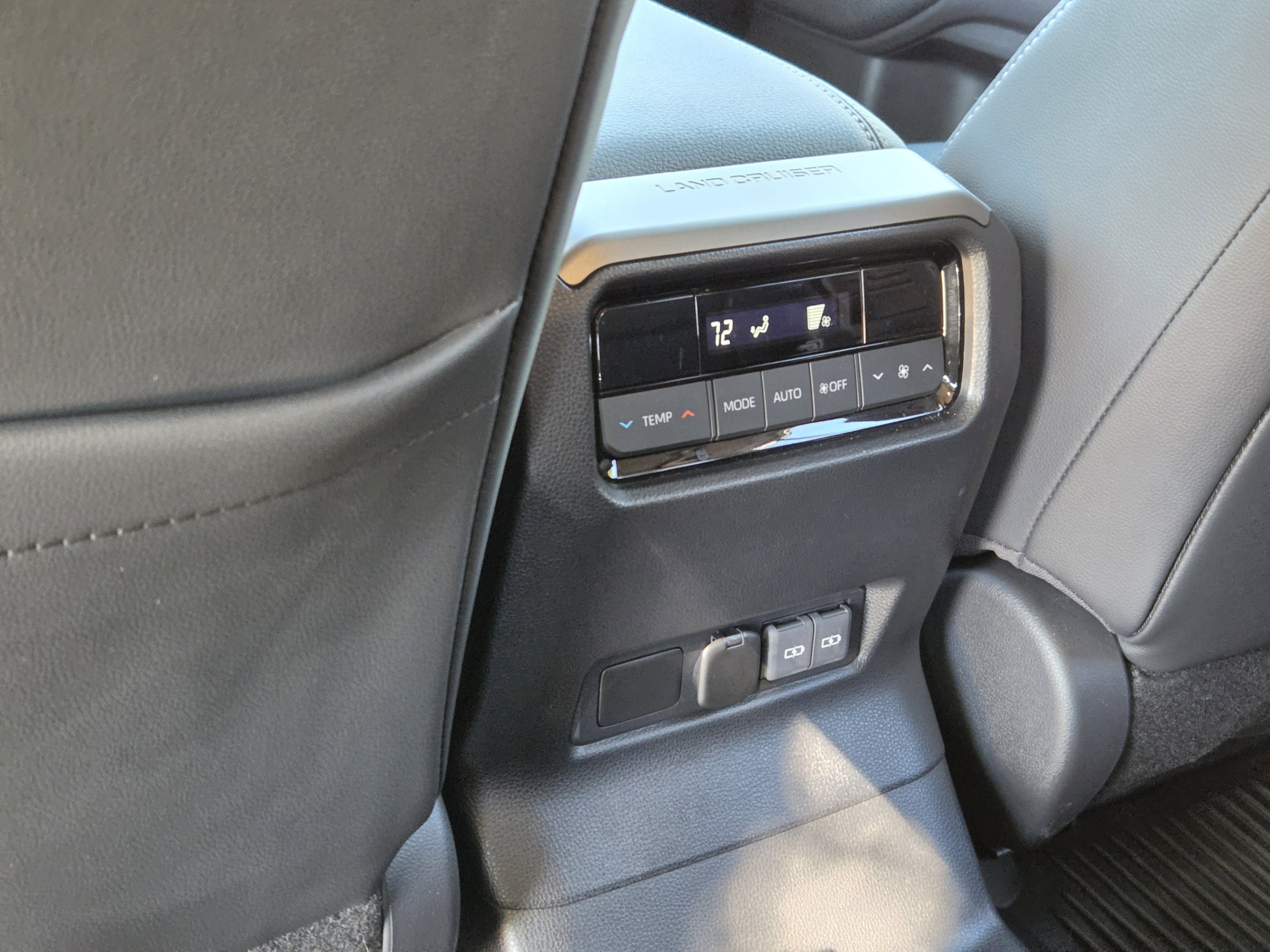 Used 2026 Toyota Land Cruiser w/ Premium Package AWD/4WD image 28