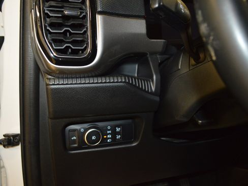 Used 2025 Ford Ranger XLT w/ FX4 Off-Road Package AWD/4WD image 15