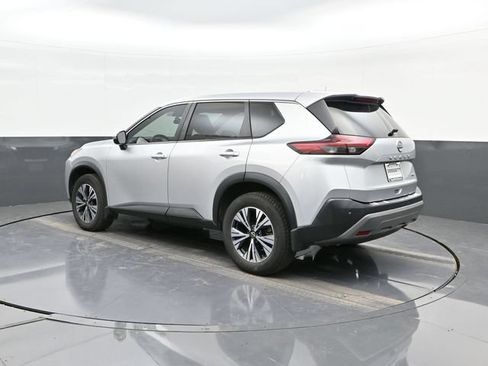 Used 2022 Nissan Rogue SV FWD image 5