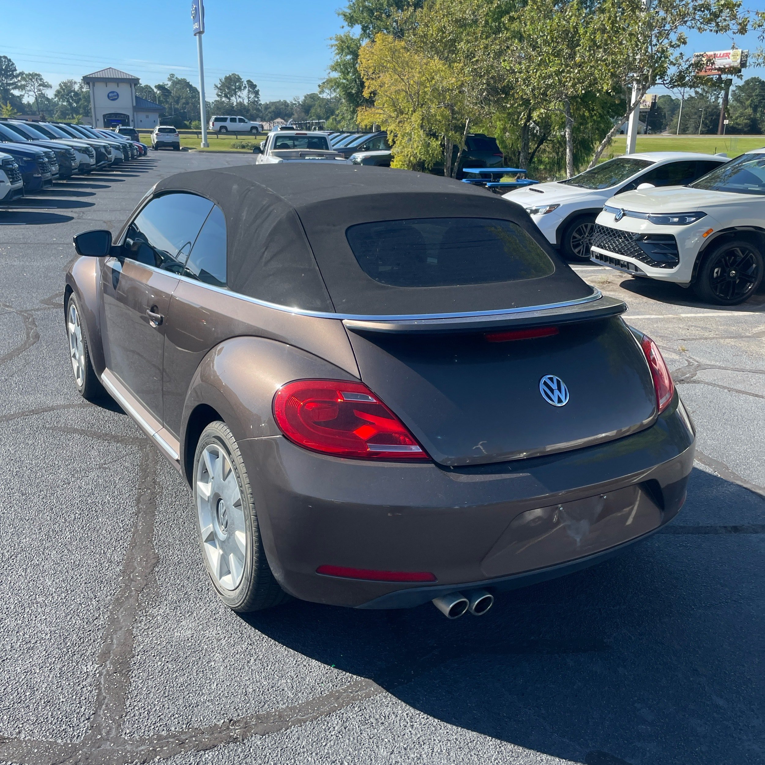 Used 2013 Volkswagen Beetle 2.5 FWD image 5
