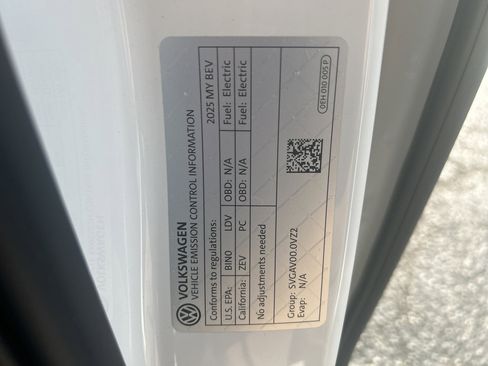 Used 2025 Volkswagen ID. Buzz Pro S image 23