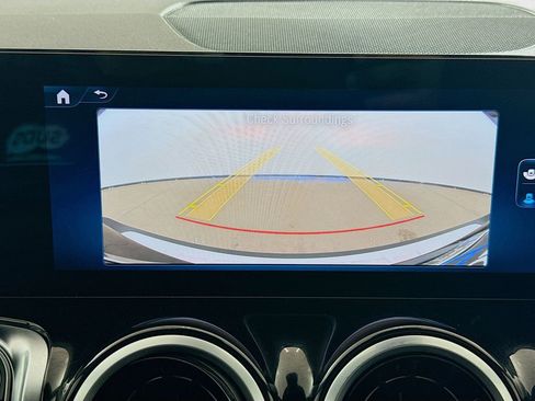 Used 2025 Mercedes-Benz GLB 250 image 15