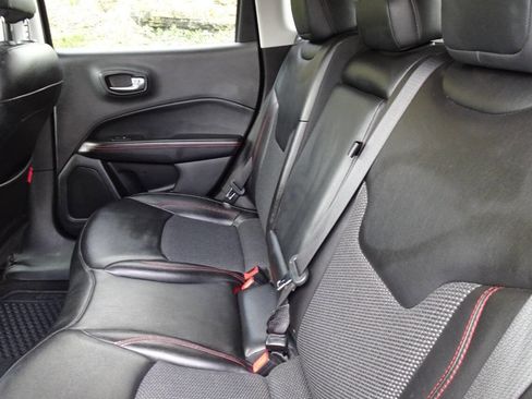 Used 2020 Jeep Compass Trailhawk AWD/4WD image 15