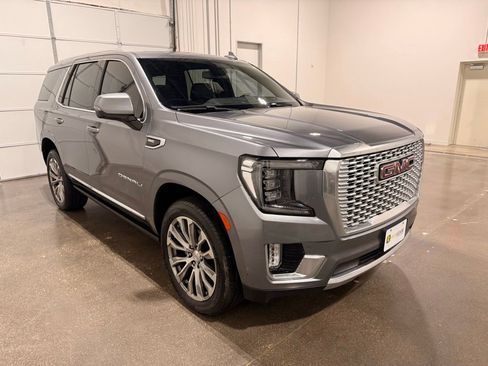Used 2022 GMC Yukon Denali RWD image 3