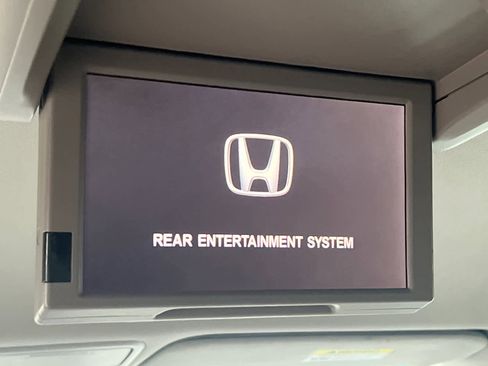 Used 2017 Honda Odyssey SE image 17