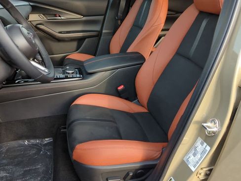 New 2025 MAZDA CX-30 Carbon image 14