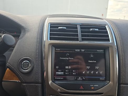 Used 2012 Lincoln MKX FWD image 12