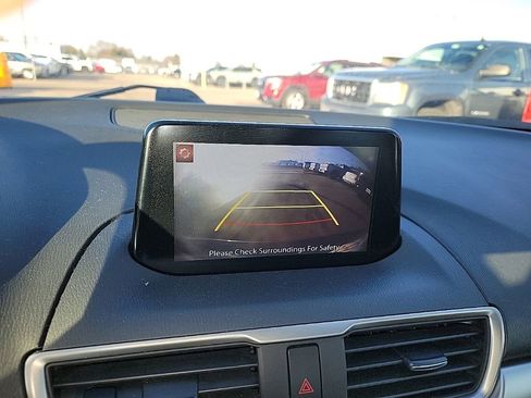 Used 2018 MAZDA MAZDA3 Sport image 14