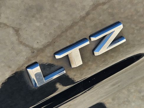 Used 2023 Chevrolet Silverado 1500 LTZ AWD/4WD image 12