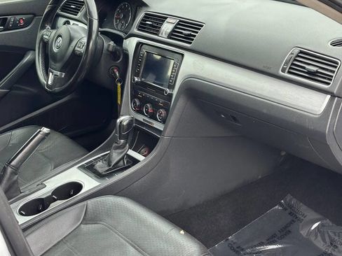 Used 2013 Volkswagen Passat 2.5 SE image 22