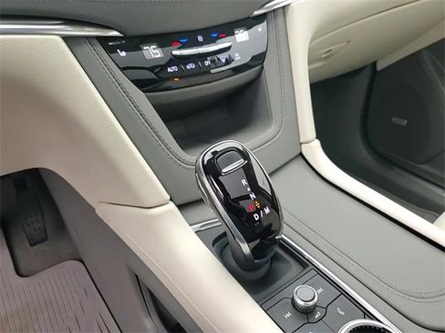 Used 2022 Cadillac XT5 Premium Luxury image 20