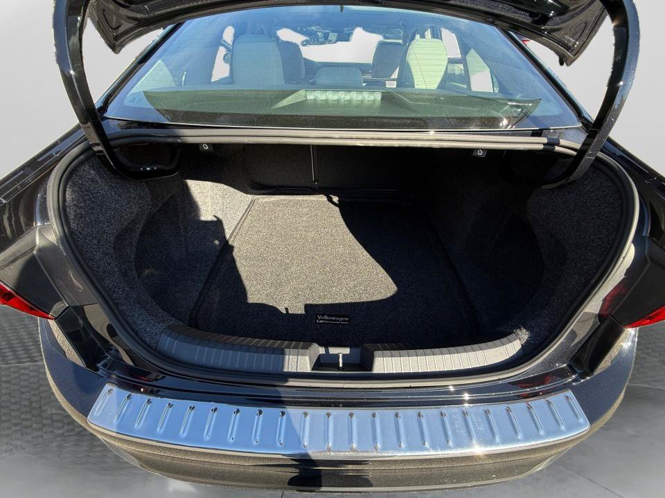 Certified 2026 Volkswagen Jetta SE FWD image 15