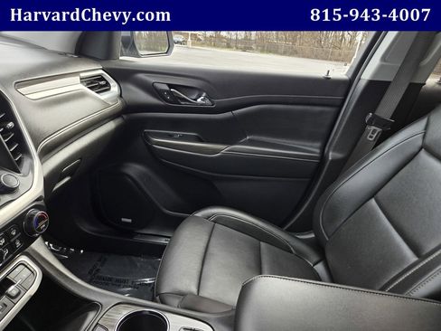 Used 2023 GMC Acadia SLT image 15