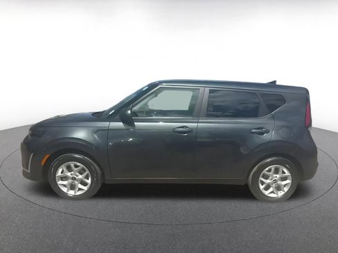 Used 2025 Kia Soul LX w/ LX Technology Package FWD image 8