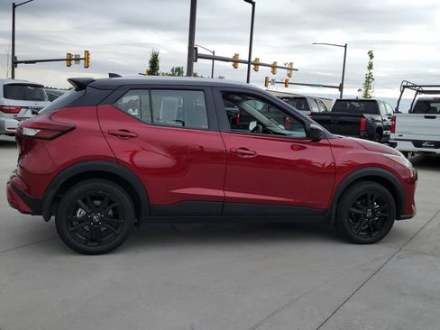 Used 2024 Nissan Kicks SV FWD image 6