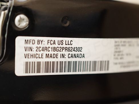 Used 2023 Chrysler Pacifica Touring-L FWD image 43