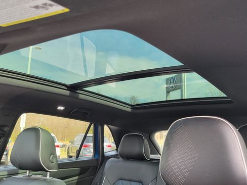 Certified 2025 Volkswagen Atlas Cross Sport SEL Premium R-Line image 24