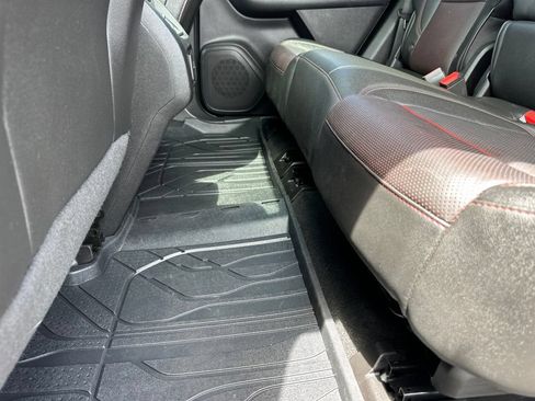 Used 2019 Chevrolet Blazer RS w/ Sun and Wheels Package FWD image 17