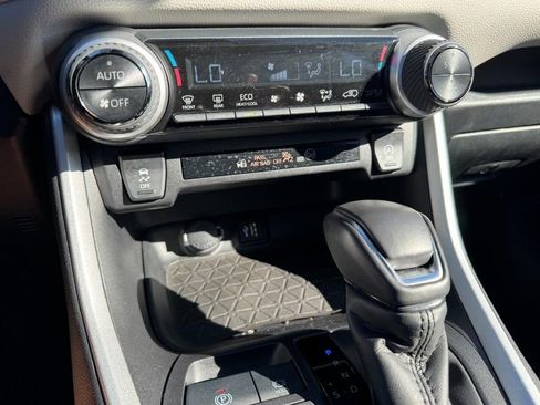 Used 2025 Toyota RAV4 XLE Premium image 19
