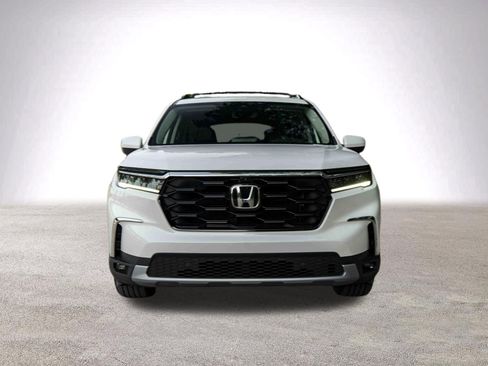 Used 2024 Honda Pilot Elite image 3