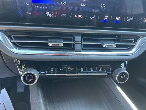 New 2026 Chevrolet Equinox EV LT image 25