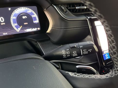 New 2025 Jeep Grand Cherokee Limited w/ Black Appearance Package image 24