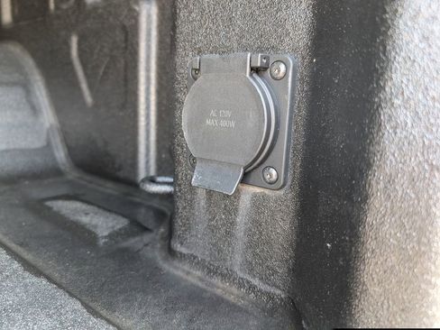 Used 2021 Chevrolet Silverado 1500 High Country image 32