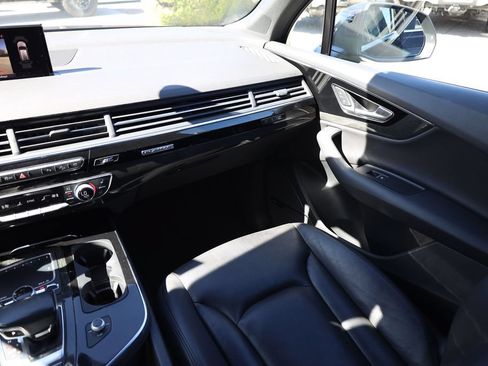 Used 2018 Audi Q7 3.0T Premium Plus w/ Premium Plus Package AWD/4WD image 21