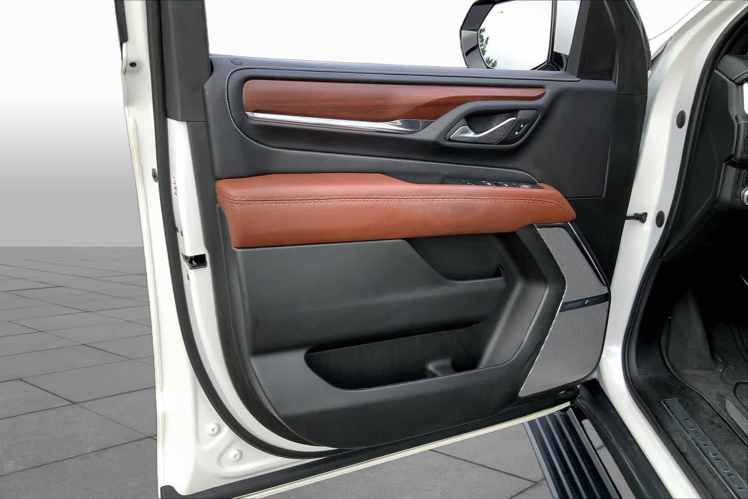 Used 2023 GMC Yukon Denali Ultimate AWD/4WD image 21