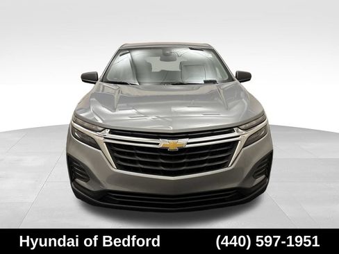 Used 2023 Chevrolet Equinox LS AWD/4WD image 2